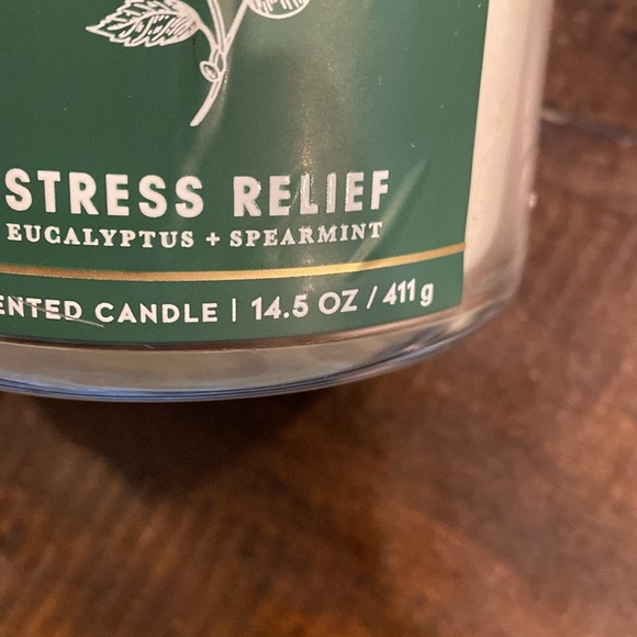 Bath and body body works stress relief 3 wick candle eucalyptus & spearmint - Picture 6 of 6